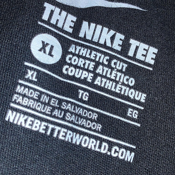 The Nike Tee Short Sleeve - Picture 2 of 4